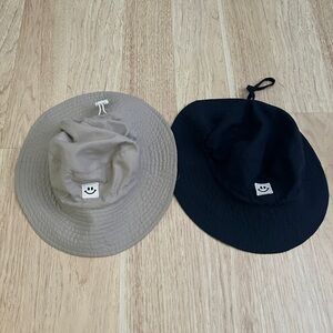 Kids' Smiley Face Sun Hats - grey and navy